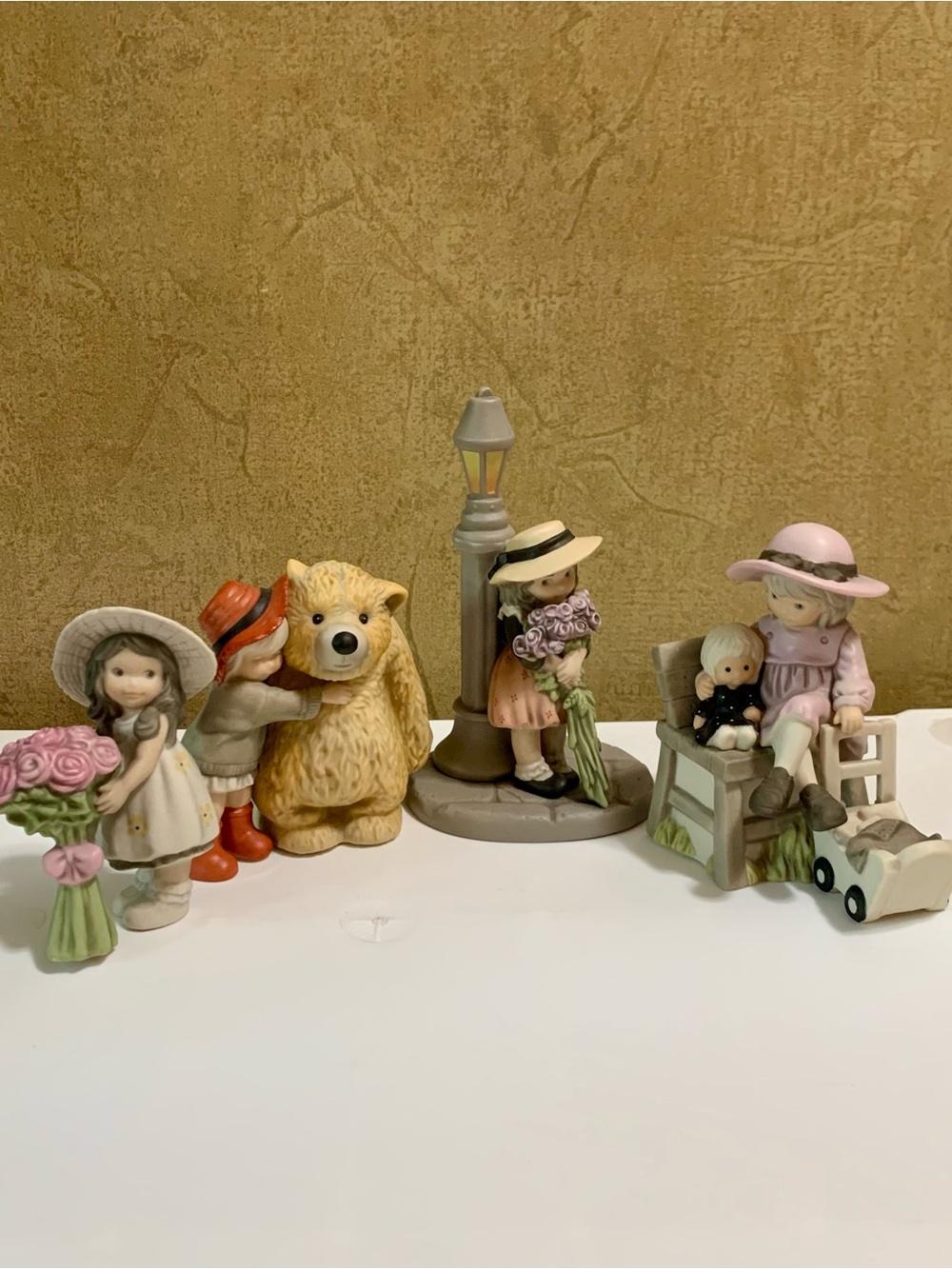 Vintage Enesco Kim Anderson "Pretty as a Picture" Figurine Lot (4-Piece Set)